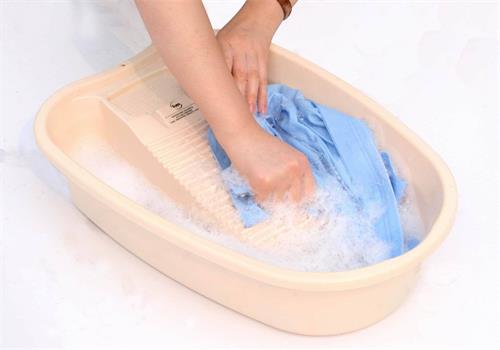 用未將處理的水洗衣服