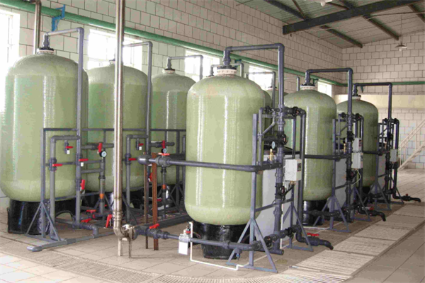 全（quán）自動軟化水設備