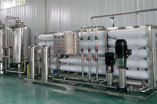 純（chún）水設（shè）備（bèi）生產廠家