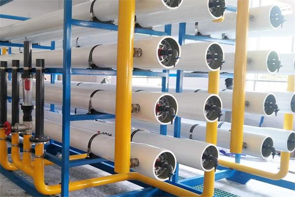 反滲透水（shuǐ）處理設備廠家（jiā）