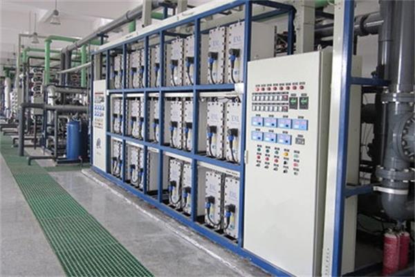 福（fú）州脫鹽水設備