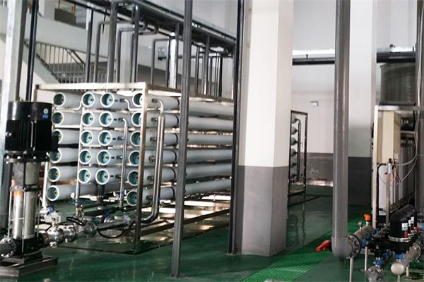 無錫反滲透水處理成套設備（bèi）