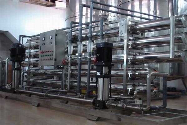 成都（dōu）工（gōng）業（yè）純水設備有限公司