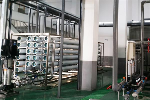金昌2噸反滲透淨水處理設備（bèi）價格