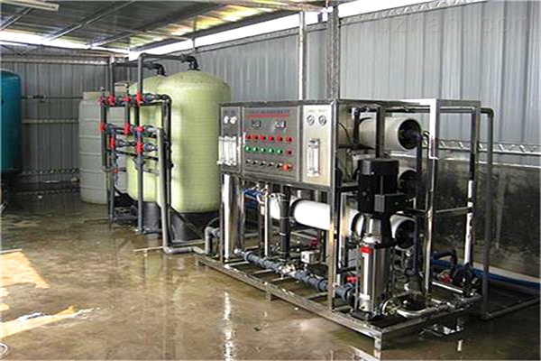 工（gōng）業大型淨（jìng）水（shuǐ）設備