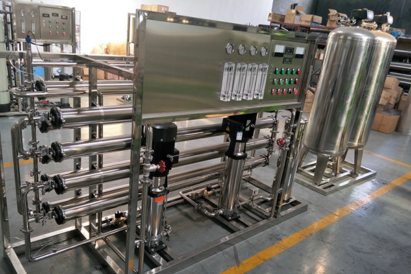 除鹽水處理設備多少錢？全麵解析與價格影響因素