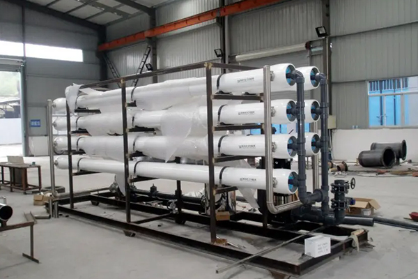 反滲透（tòu）純水處理設備哪家好