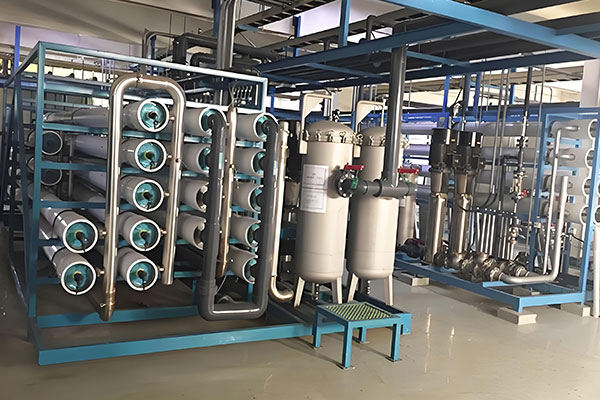 脫鹽水（shuǐ）的設備生產廠家：為工業提供高效水處理支持 