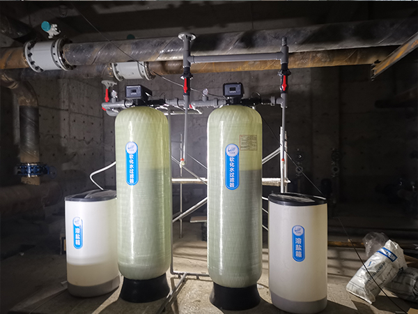 工業鍋（guō）爐高效運轉的秘密：鍋（guō）爐（lú）全自動（dòng）軟化水設備廠家的技術突（tū）圍