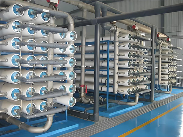 二級反滲透（tòu）純水機：工業水質提（tí）純的雙重守護屏障 