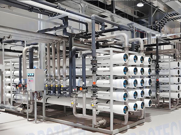 雙級反滲透水處理係統：突破工（gōng）業純水製備新高度（dù）