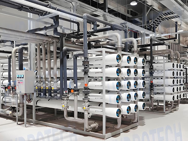大型反滲透淨水設備：工業（yè）規模化淨水的可靠之選（xuǎn）