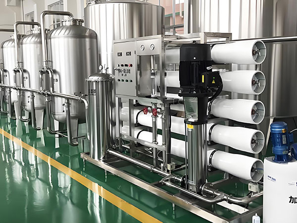 反滲透水處理成（chéng）套設備（bèi）：化工電子行業（yè）高效淨水解決（jué）方案