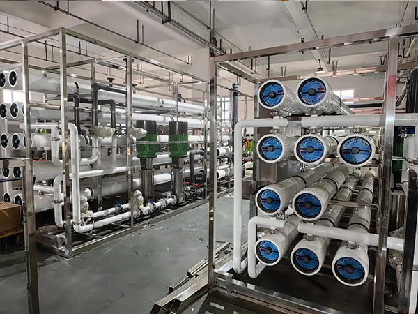 半導（dǎo）體芯片純水裝置怎麽選型？