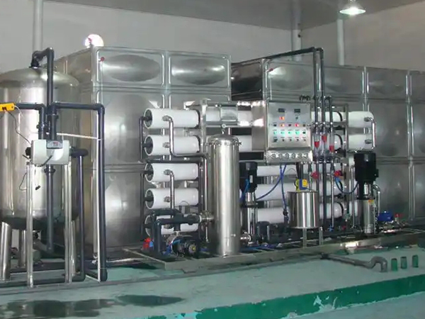 工業去（qù）離子水處理（lǐ）設備怎麽選（xuǎn）型更合理？